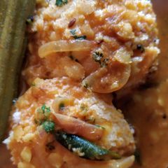 A picture of Instant idlies and spicy sambhar.