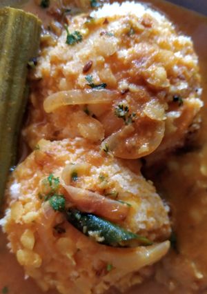 A picture of Instant idlies and spicy sambhar.