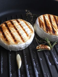 Grillezett camembert recept fotója