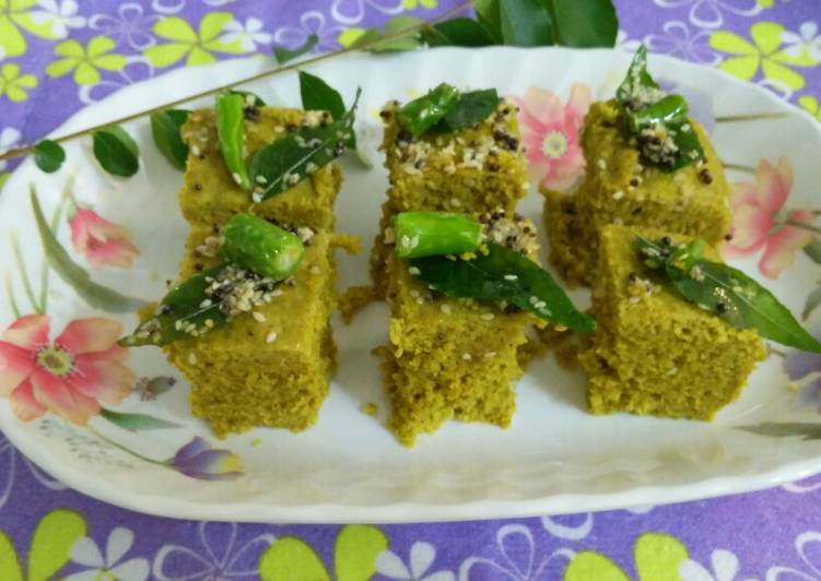 Green Moong Dal dhokla