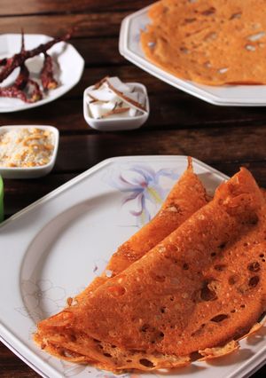 A picture of Channa dal and Rice dosa.