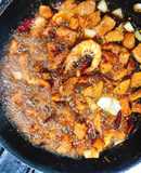 Thịt kho cùng tôm tươi