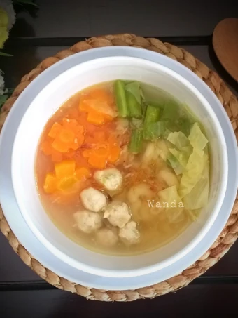 Cara Gampang Menyiapkan Resep Sup Bola-Bola Ayam yang Uenak Anti Ribet, Bikin Ngiler