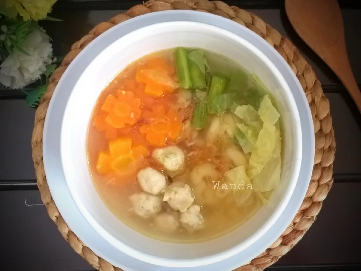 Cara Gampang Menyiapkan Resep Sup Bola-Bola Ayam yang Uenak Anti Ribet, Bikin Ngiler