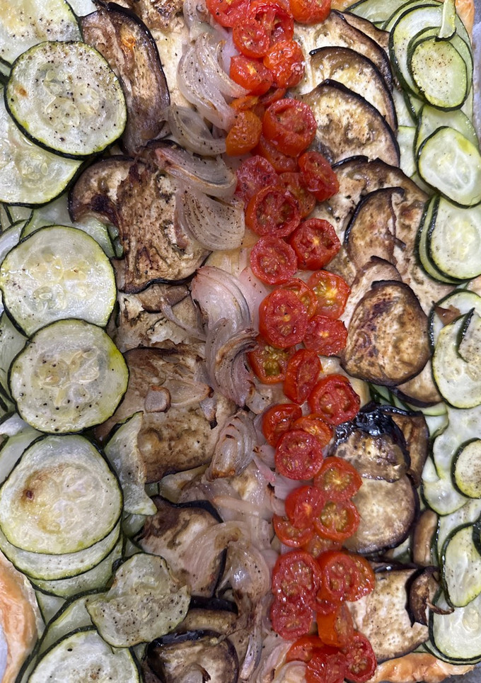 Una foto de 565. Tarta salada de calabacín, berenjena y tomate (principal verdura)