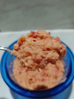 Una foto de Hummus de porotos blancos y morrón