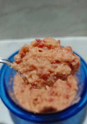 Una foto de Hummus de porotos blancos y morrón