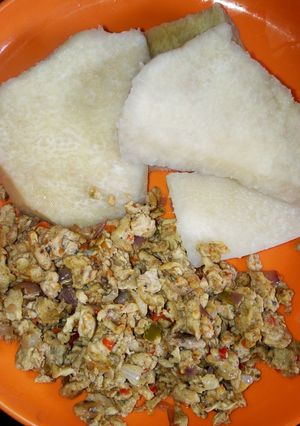 A picture of Boiled yam and scrambled egg.