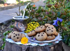 Una foto de Galletas de centeno, miel y avena con chips de chocolate🍯