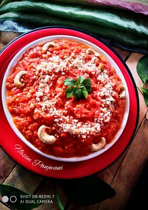ગાજરનો હલવો (Gajar Halwa Recipe In Gujarati) રેસીપી મુખ્ય ફોટો