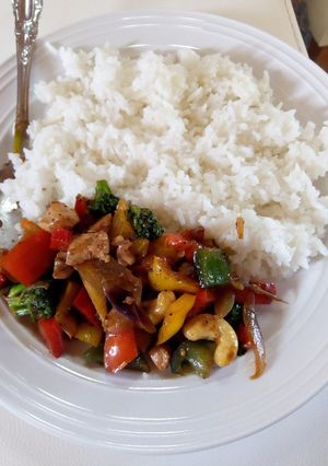 A picture of Thai chicken and vegetable spicy stir fry.