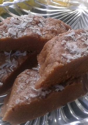 गुडपापड़ी (Gudpapdi recipe in hindi) रेसिपी मुख्य फोटो