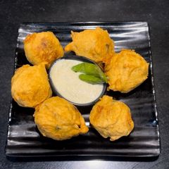 A picture of Aloo Vada.