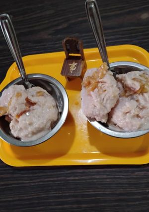 A picture of Chickoo Ice-cream.