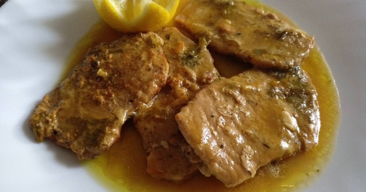 Escalopines de cerdo al ajillo con salsa de limón Receta de Mari Carmen-  Cookpad