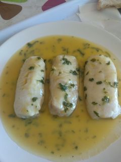Una foto de Merluza en salsa verde (Cecotec Mambo)