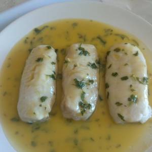 Merluza en salsa verde (Cecotec Mambo)