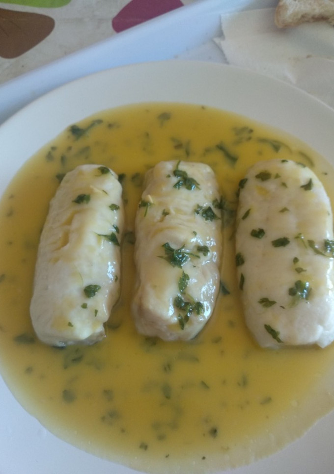 Una foto de Merluza en salsa verde (Cecotec Mambo)