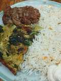 Arroz con tortilla de verduras y chunchules