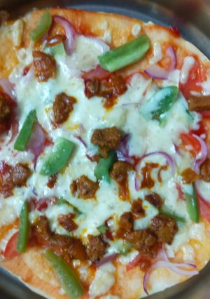 சிக்கன் பீட்ஸா(chicken pizza recipe in tamil) செய்முறை முக்கிய புகைப்படம்