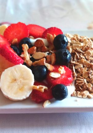 Una foto de Yogurt griego con granola de avena sin azúcar 🇵🇪