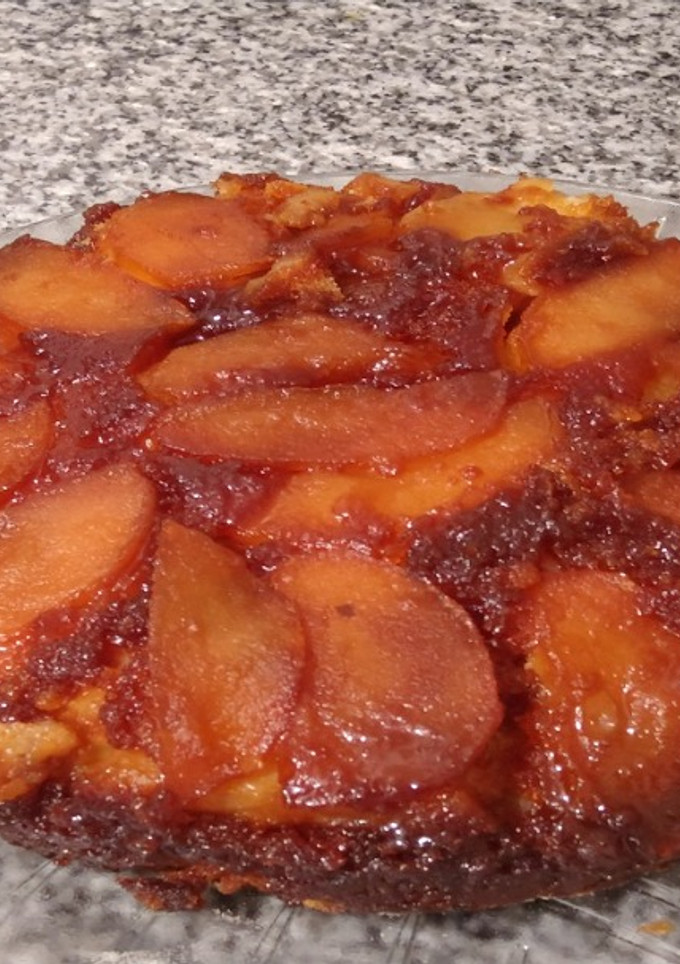 Una foto de Torta de manzana invertida | fran cocina