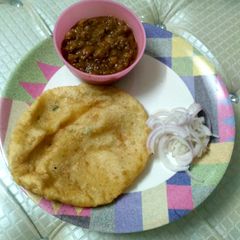 A picture of Chole bhature.