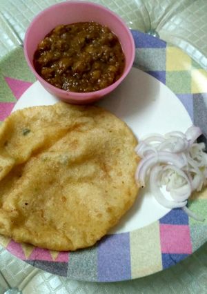 A picture of Chole bhature.