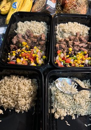 A picture of Steak, rice & veggie bowl.
