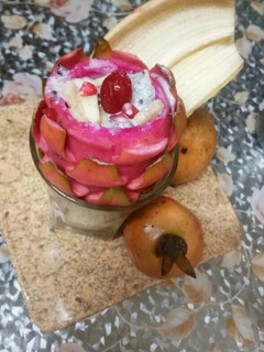 कस्टर्ड फ्रूट सलाद (Custard fruit salad recipe in Hindi) रेसिपी मुख्य फोटो