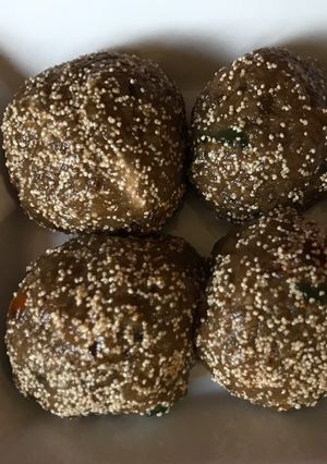 A picture of Vegan bajra rotla churma ladoo.