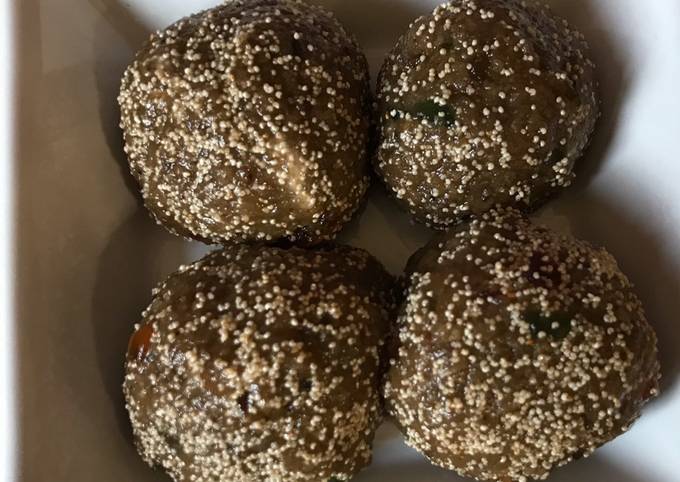 Recipe of Gordon Ramsay Vegan bajra rotla churma ladoo