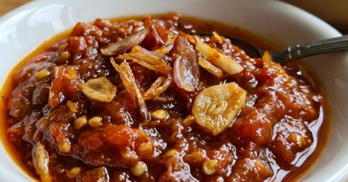Sambal tomat terasi matang pendamping opor