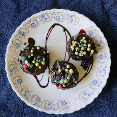 A picture of Bread donuts.