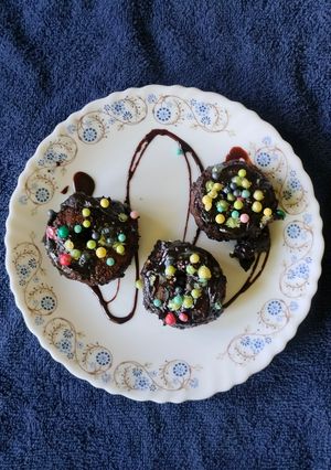 A picture of Bread donuts.