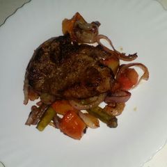 A picture of Beef steak with veg#eid kay pakwan.