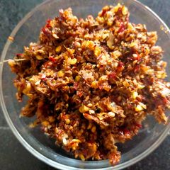 A picture of Kanda-Lasoon Masala.