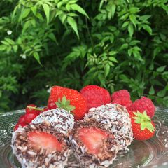 Strawberry Chokladbollar (vegan) A picture of Strawberry Chokladbollar (vegan).