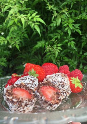 A picture of Strawberry Chokladbollar (vegan).