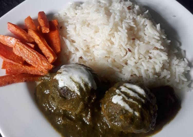 Recipe of Homemade Baked chickpea balls in spinach gravy