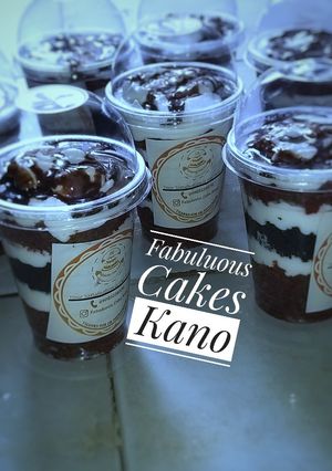 A picture of Chocolate cakeparfaits.
