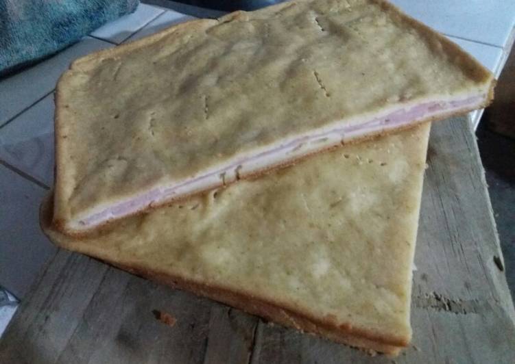 Fainá de queso y fiambre