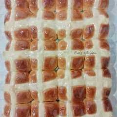 A picture of Hot Cross Buns.