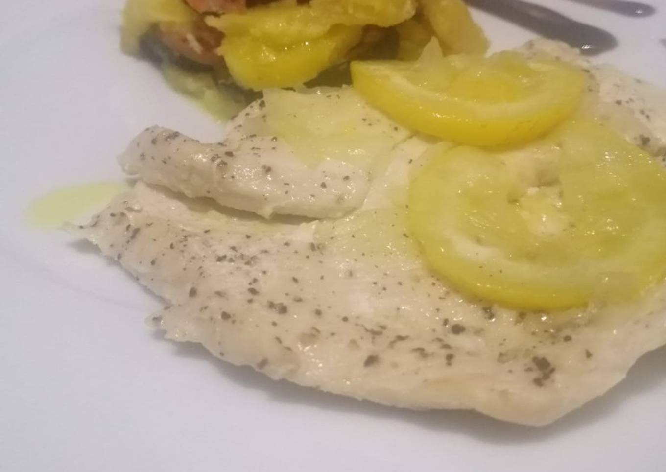 Pechuga al papillote con timbal de patata y verduras