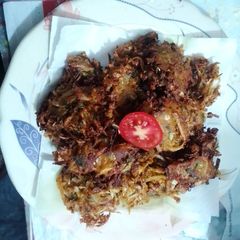 A picture of Band gobhi k pakory.