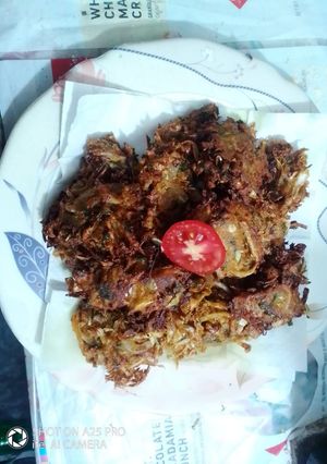 A picture of Band gobhi k pakory.