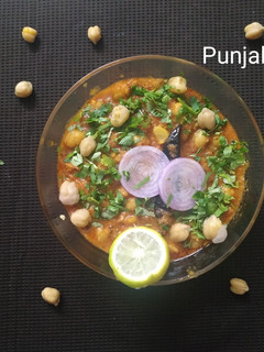 પંજાબી છોલે (Punjabi Chhole Recipe in Gujarati) રેસીપી મુખ્ય ફોટો