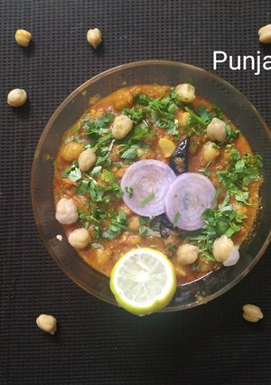 પંજાબી છોલે (Punjabi Chhole Recipe in Gujarati) રેસીપી મુખ્ય ફોટો