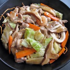 A picture of Crispy Noodles With Stir-Fry.
