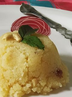 प्रसादाचा शिरा (shira recipe in marathi) रेसिपी चे मुख्य फोटो